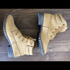 Mad Love tan faux suede boots - size 8.5